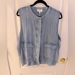 Splendid Women's Light Blue Sleeveless Button Down Shirt